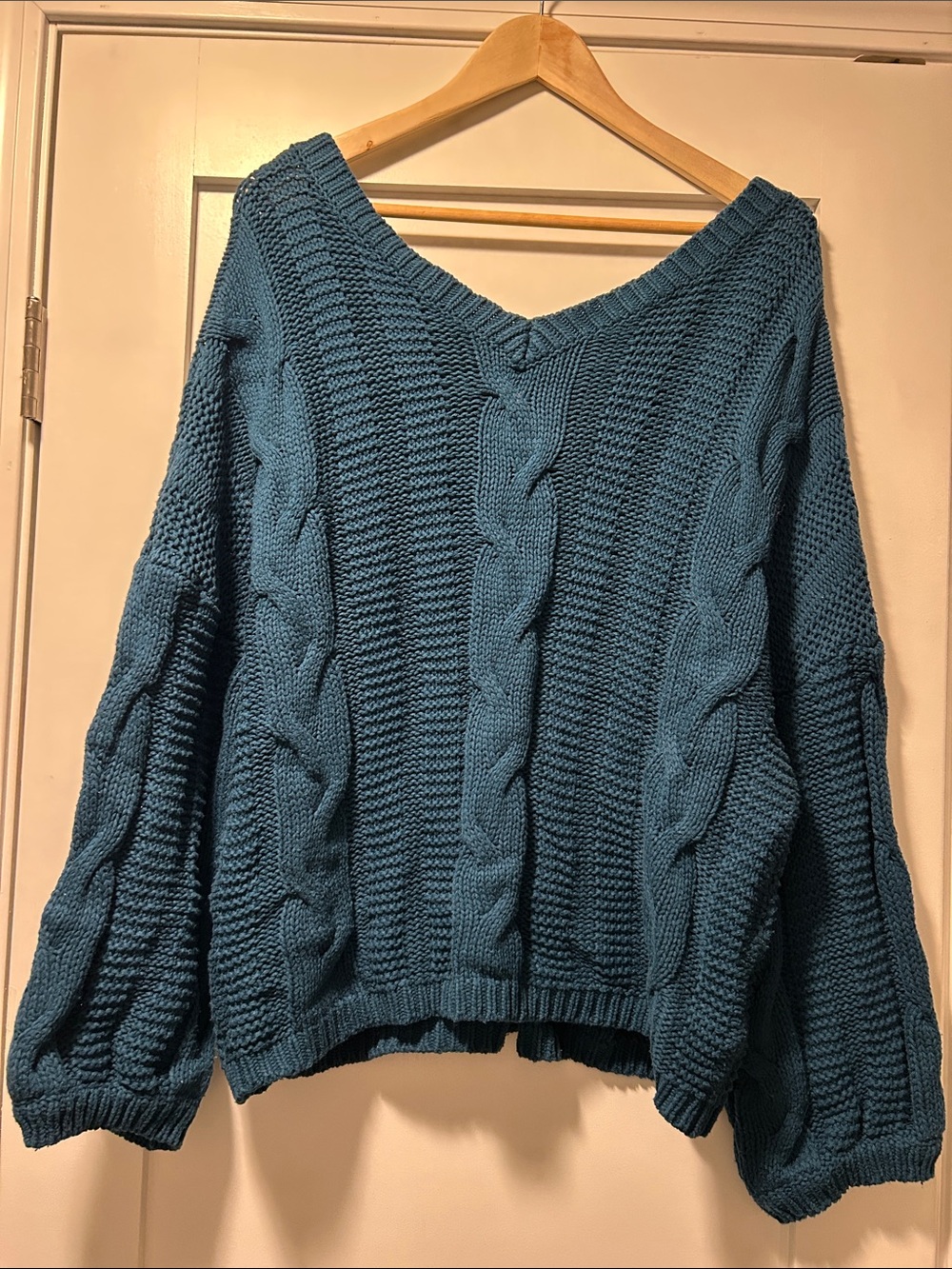 Chunky Cable V-Neck Sweater in Teal